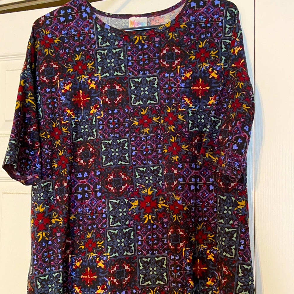 LuLaRoe Irma size xs